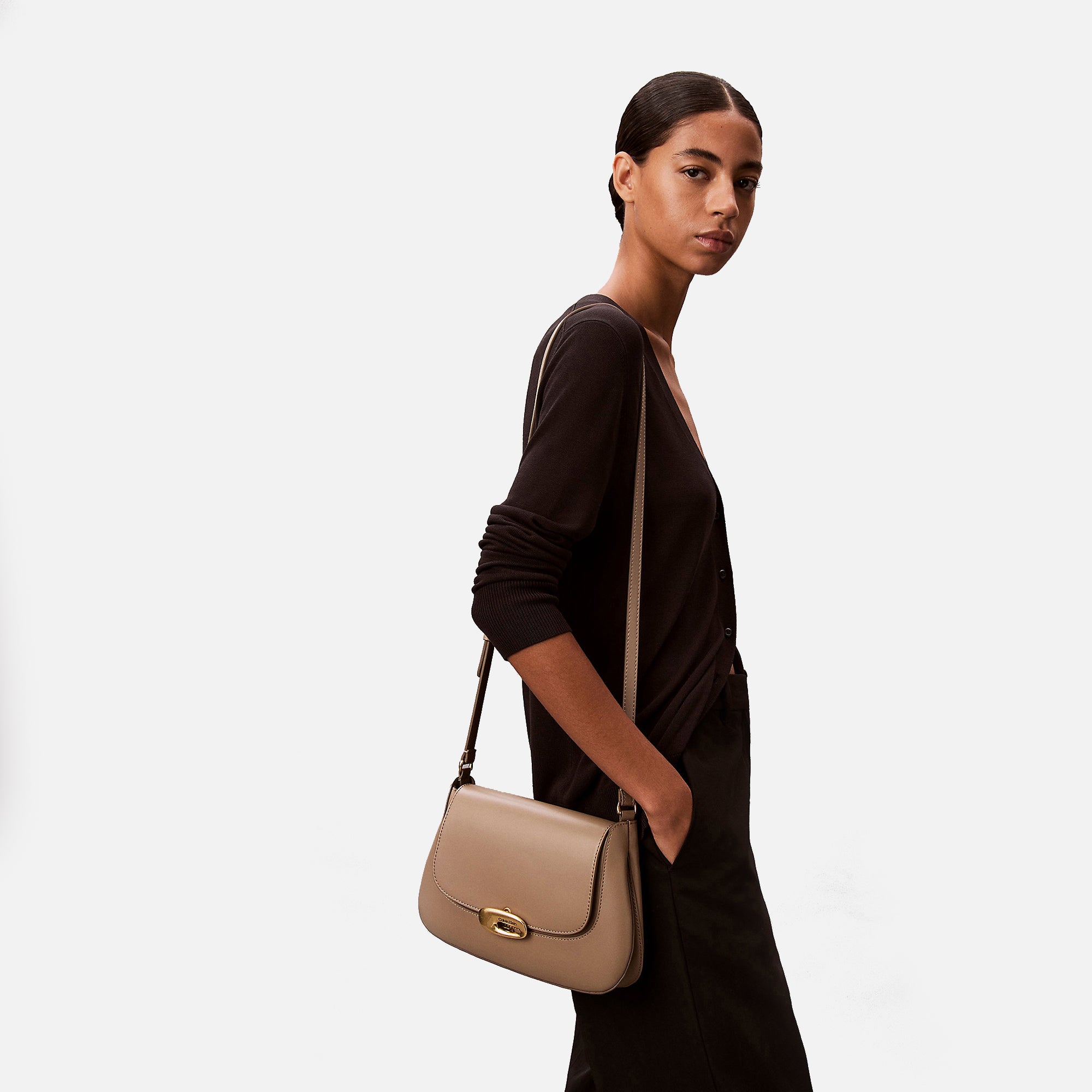 CALVIN KLEIN BORSA HARDWARE FLAP MEDIUM CROSSBODY